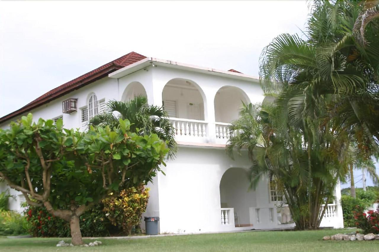 Executive Mammee Bay Hotel Ocho Rios Exterior foto