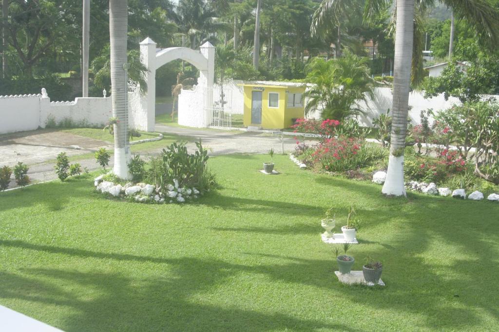Executive Mammee Bay Hotel Ocho Rios Exterior foto