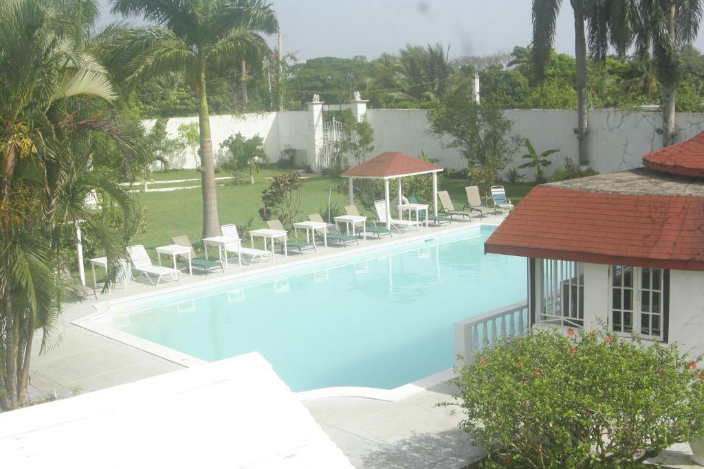 Executive Mammee Bay Hotel Ocho Rios Exterior foto